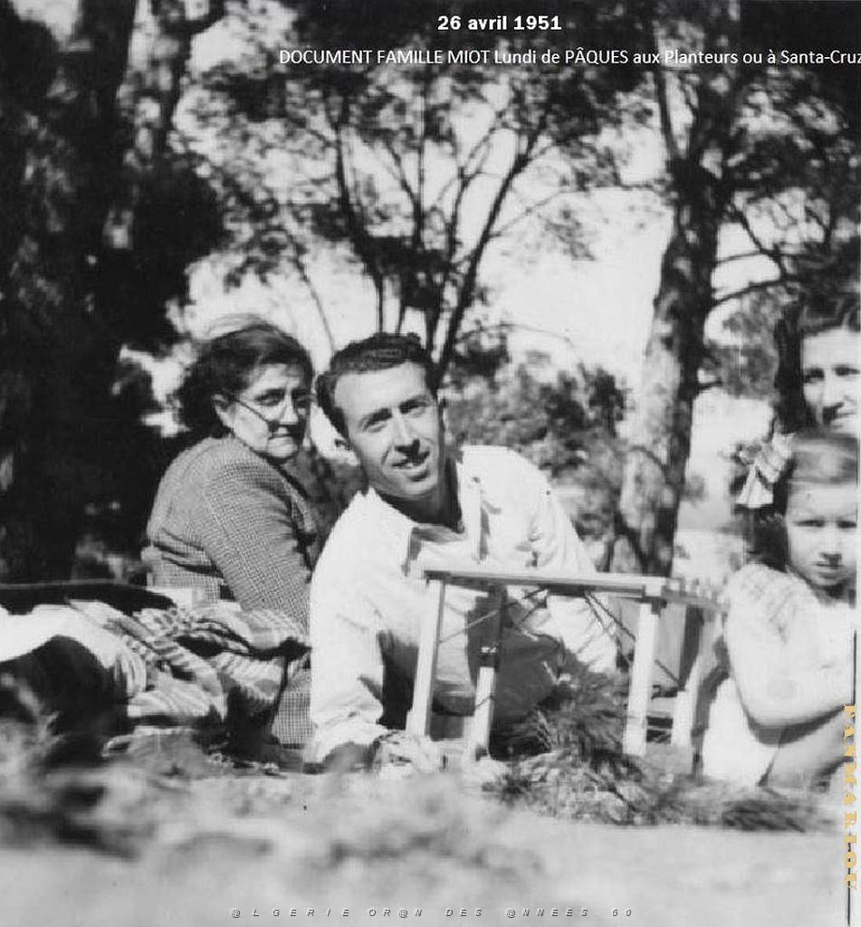 1951 04 26 PAQUES A SANTA CRUZ ou AUX PLANTEURS.  5 Lundi de PAQUES.JPG
